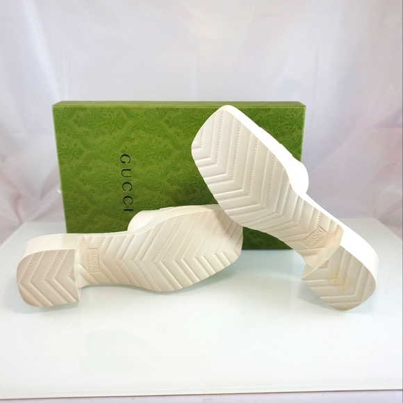 NIB $450 Gucci Logo Women's White Rubber Slide Slip-on Sandals Mules Sz 38 - Picture 9 of 13